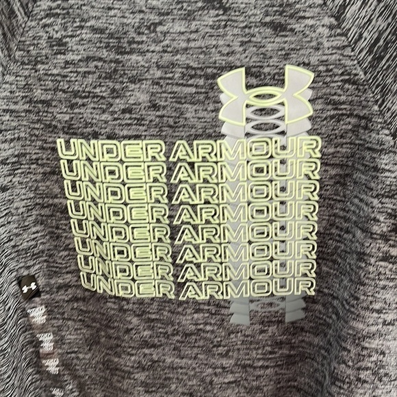 NWT Under Armour Boy’s Gray Tee Size Youth Small - Picture 6 of 7